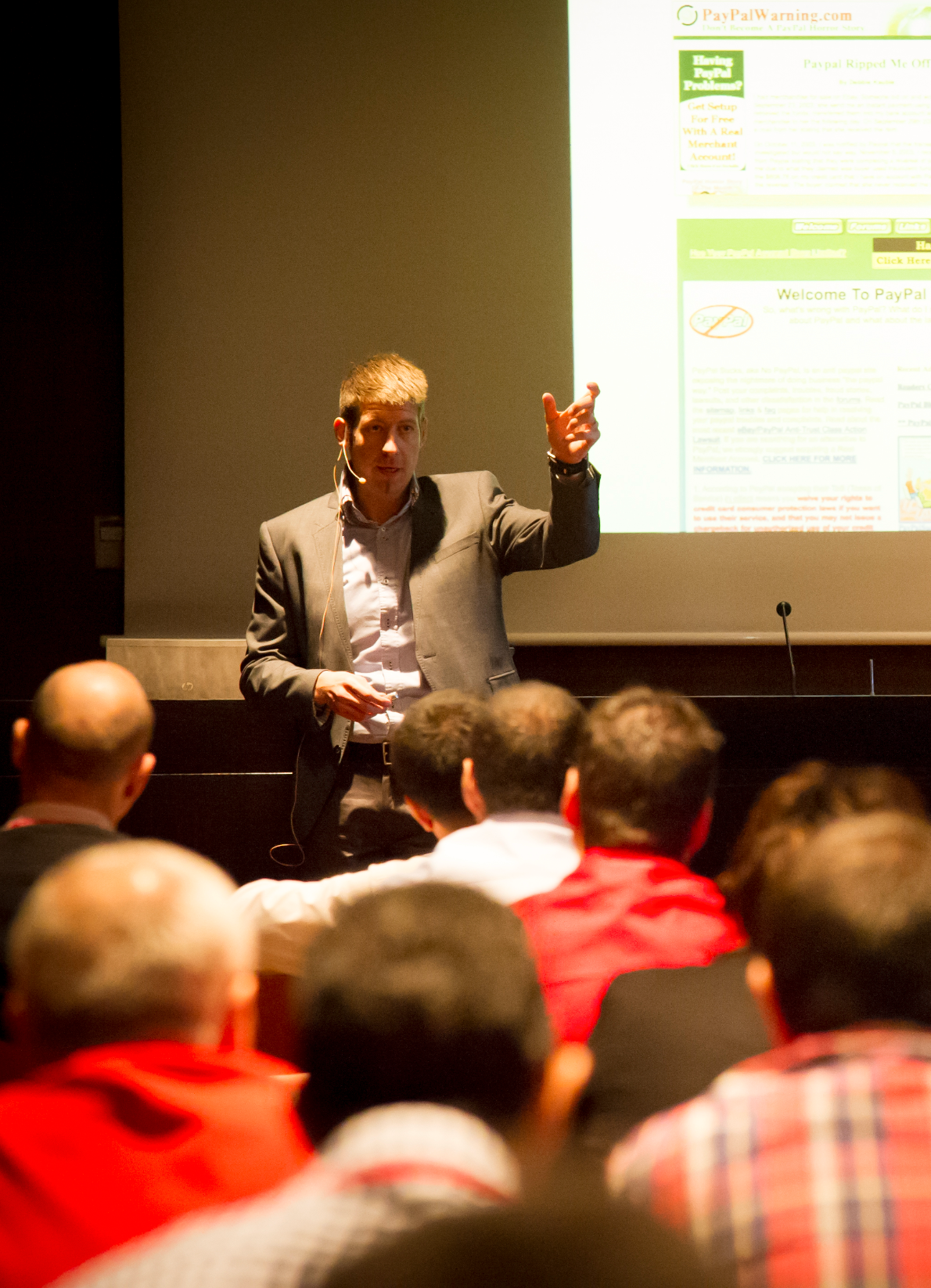 Francesc Grau speaking at a conference